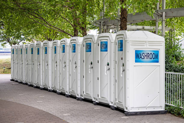 Best Portable Restroom for Sporting Events  in Loughman, FL